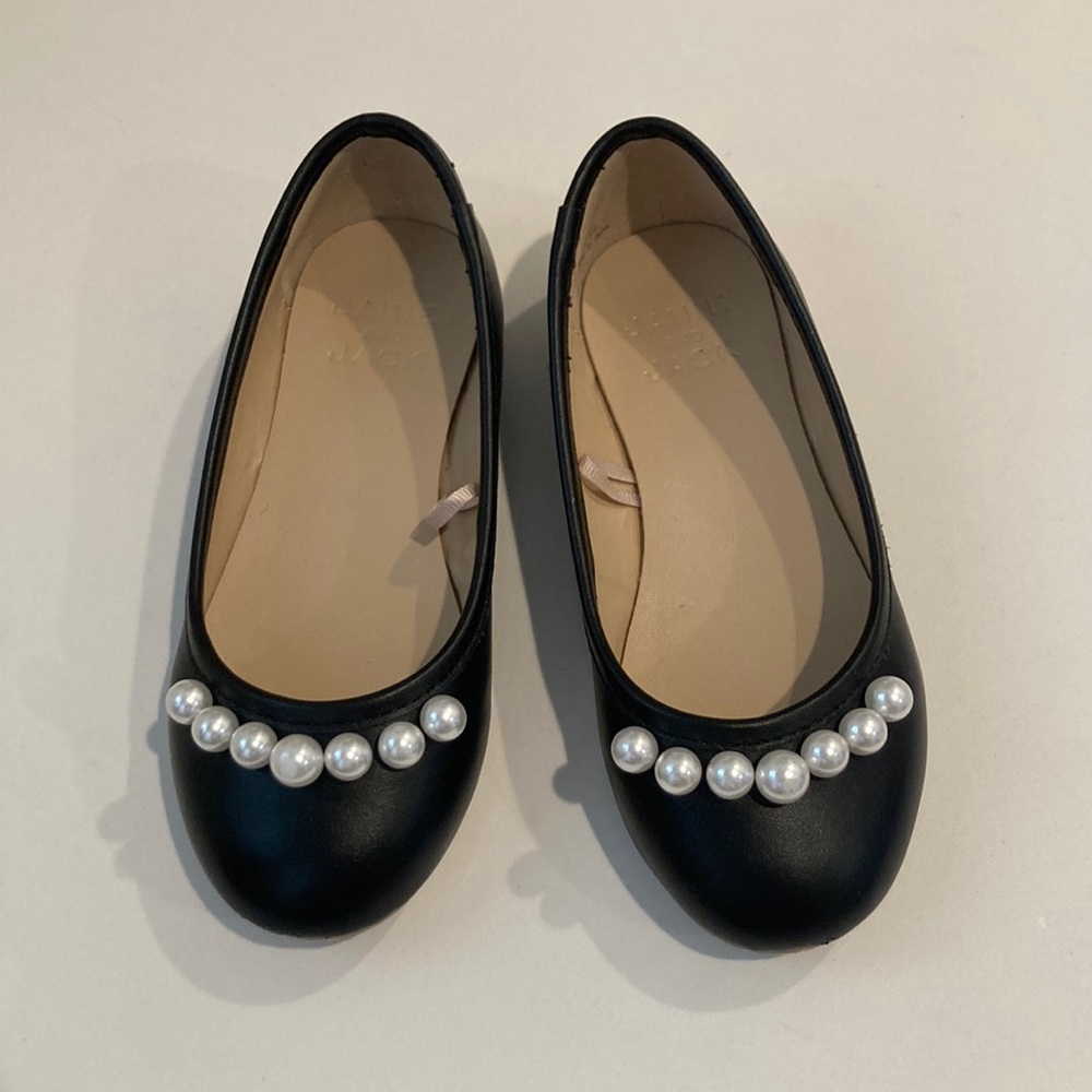 Janie and Jack Little Girl/ Toddler Size 9. Black leather ballet flats -pearls.